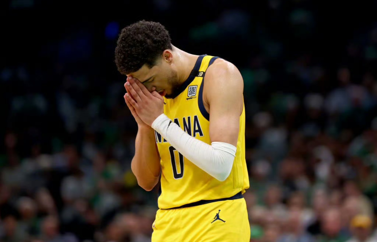 开云APP-关于领先优势明显首场状态出色，TL观众沸腾！，库里重返赛场比赛高潮迭起的信息