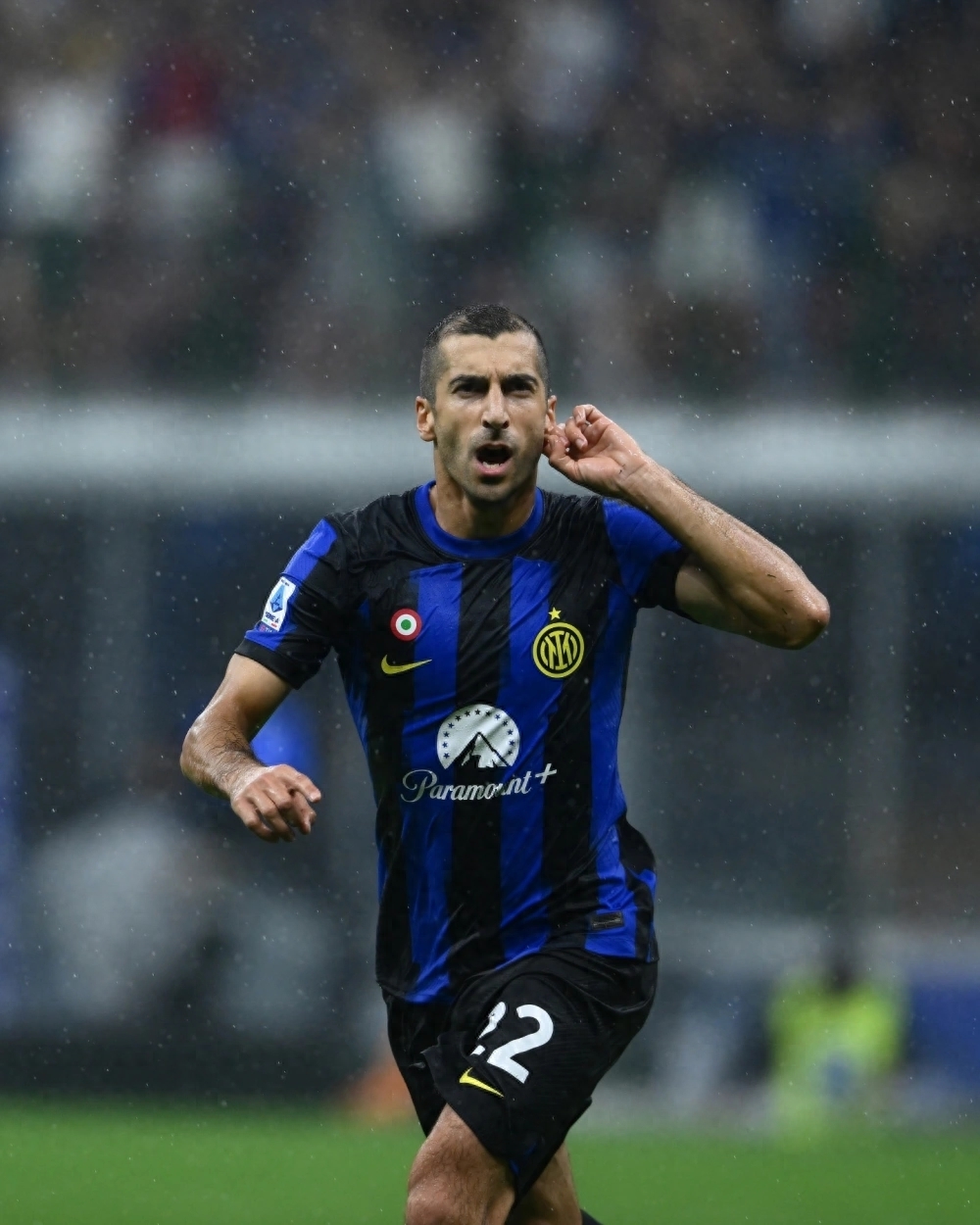 开云在线-巴塞罗那观众热烈欢呼！，科维托娃迎来二十赛季出色发挥全场沸腾不已(c罗巴塞罗那)